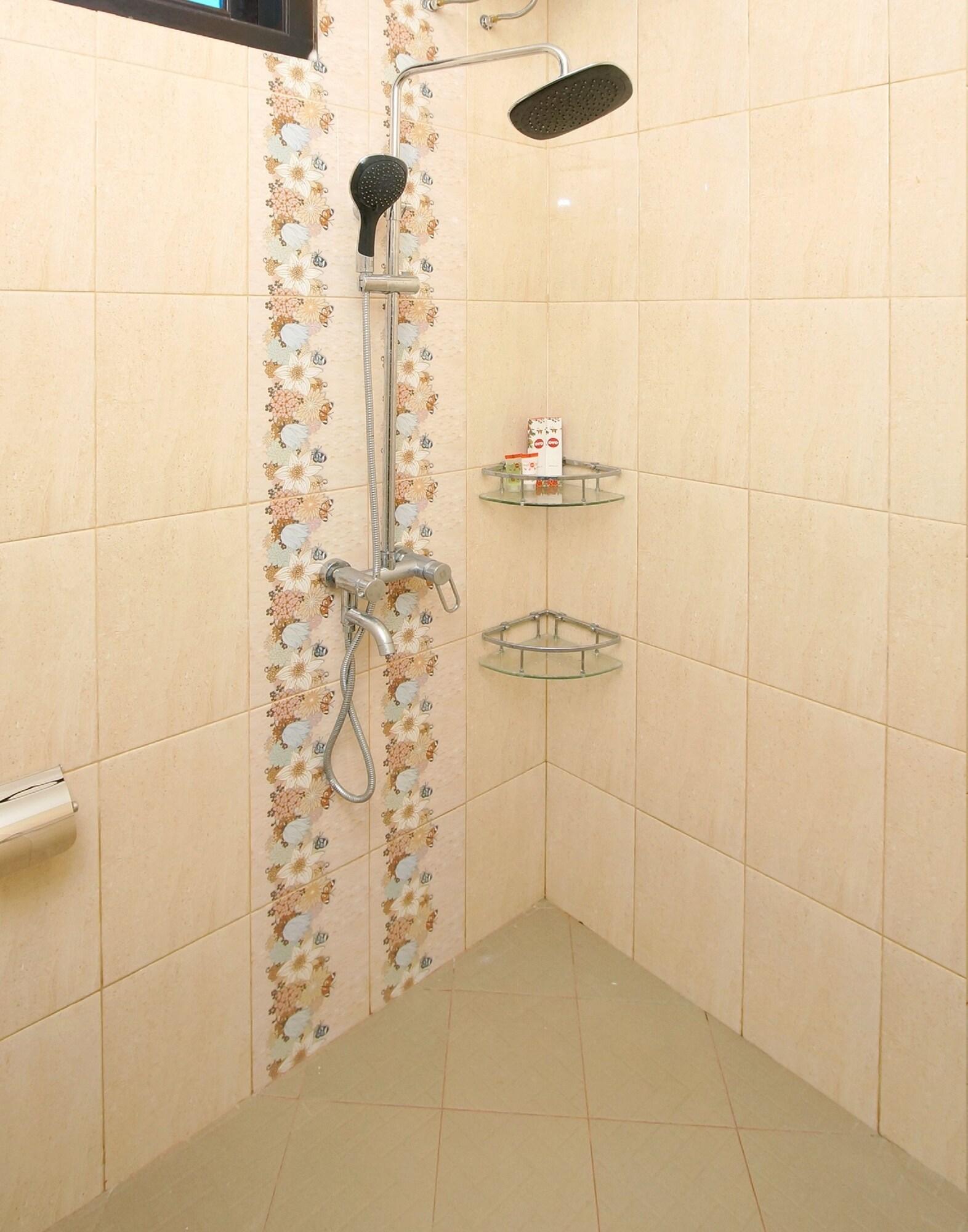 Oyo 347 Bayang Brothers Guest House Maguwo Ngoại thất bức ảnh