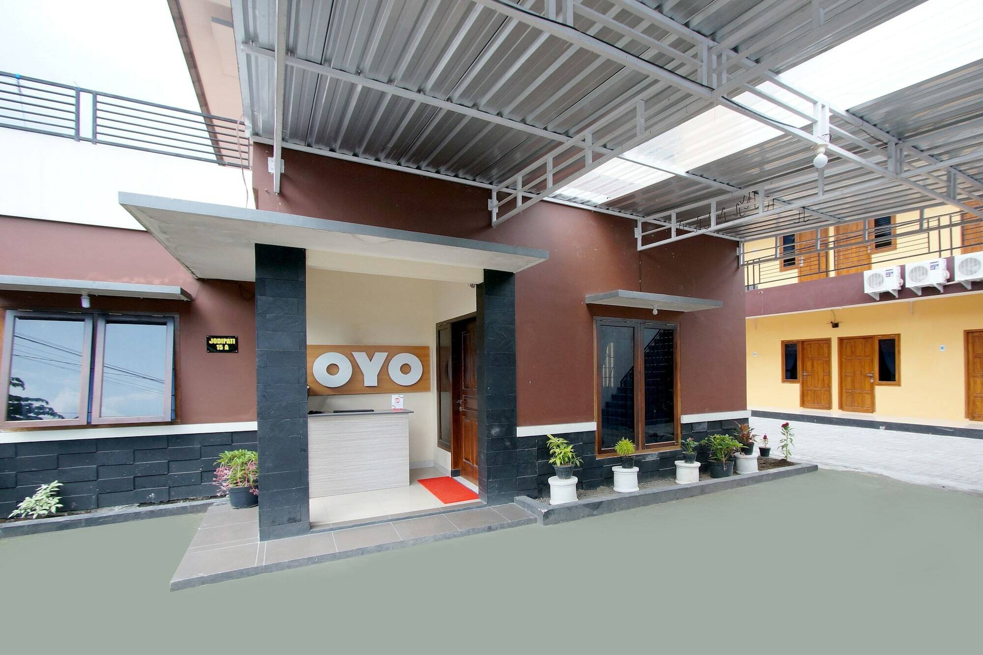 Oyo 347 Bayang Brothers Guest House Yogyakarta Ngoại thất bức ảnh